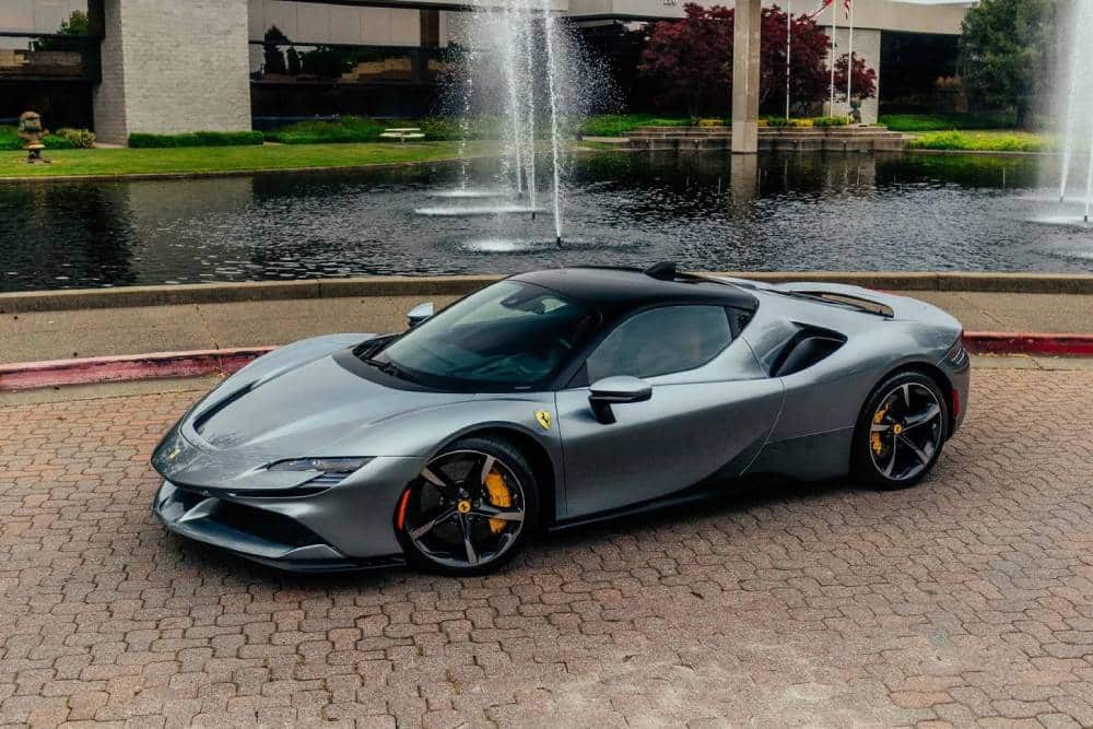 https://autogreeknews.gr/wp-content/uploads/2026/04/2022-ferrari-sf90-stradale-14.jpg