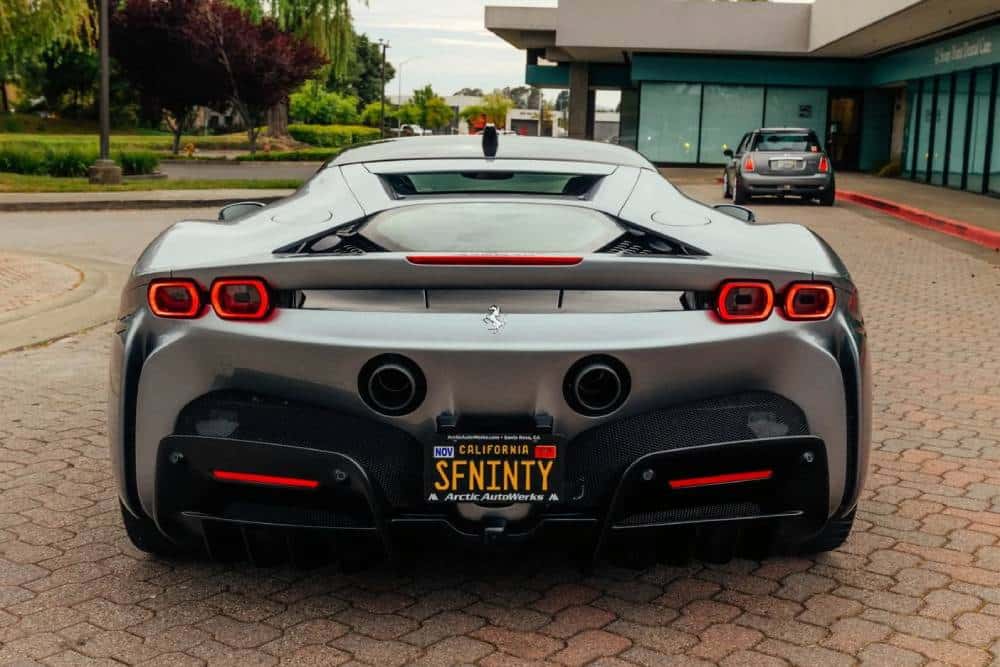 https://autogreeknews.gr/wp-content/uploads/2026/04/2022-ferrari-sf90-stradale-8.jpg