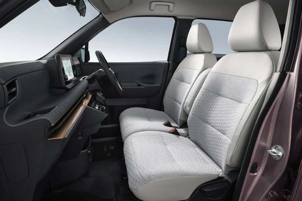 https://autogreeknews.gr/wp-content/uploads/2026/04/2026-Nissan-Sakura-EV-25-2048x1366-1.jpg