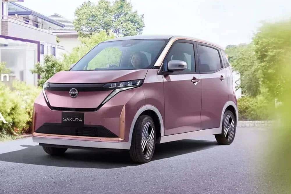 https://autogreeknews.gr/wp-content/uploads/2026/04/2026-Nissan-Sakura-Teaser-Japan-3-2048x1153-1.jpg