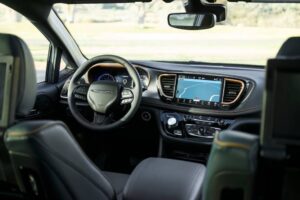 2026 chrysler pacifica 04