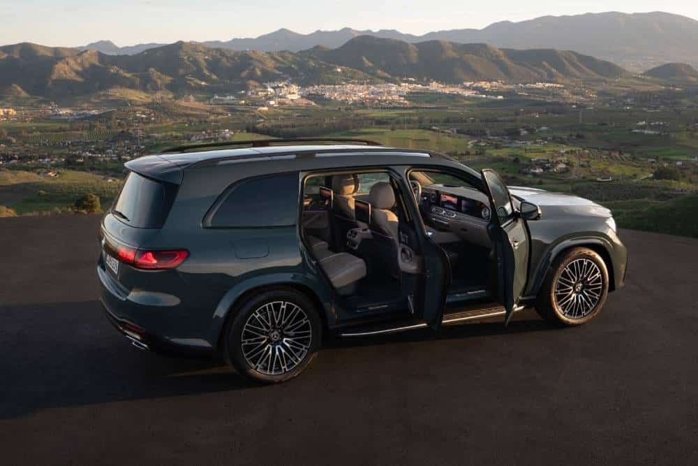 https://autogreeknews.gr/wp-content/uploads/2026/04/2027-mercedes-benz-gls-10.jpg
