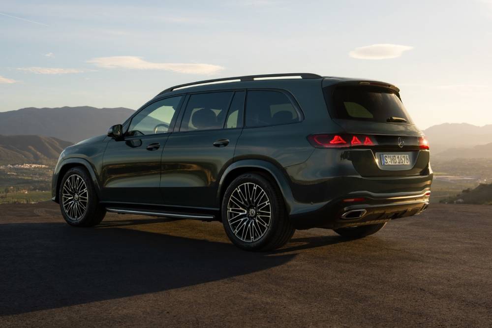 https://autogreeknews.gr/wp-content/uploads/2026/04/2027-mercedes-benz-gls-11.jpg