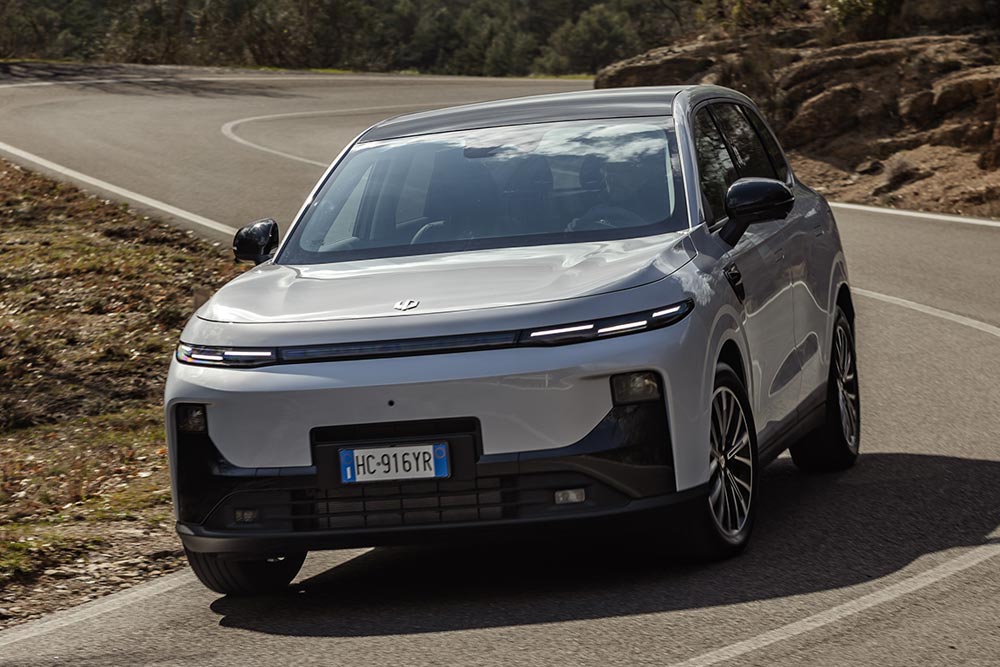 https://autogreeknews.gr/wp-content/uploads/2026/04/B10HybridEVGalaxySilber-20.jpg