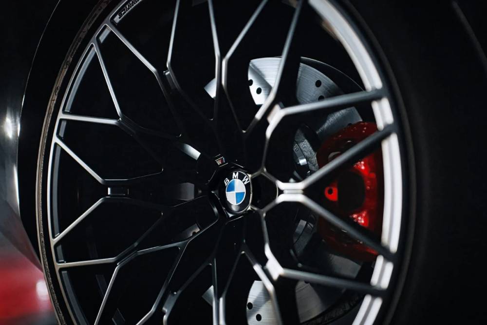 https://autogreeknews.gr/wp-content/uploads/2026/04/BMW-M2-S-1000-RR-7.jpg