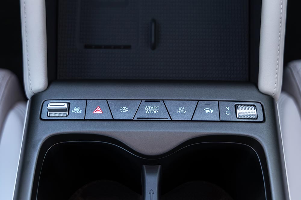 https://autogreeknews.gr/wp-content/uploads/2026/04/BYD-ATTO-2-DM-i-Interiors-18-1.jpg