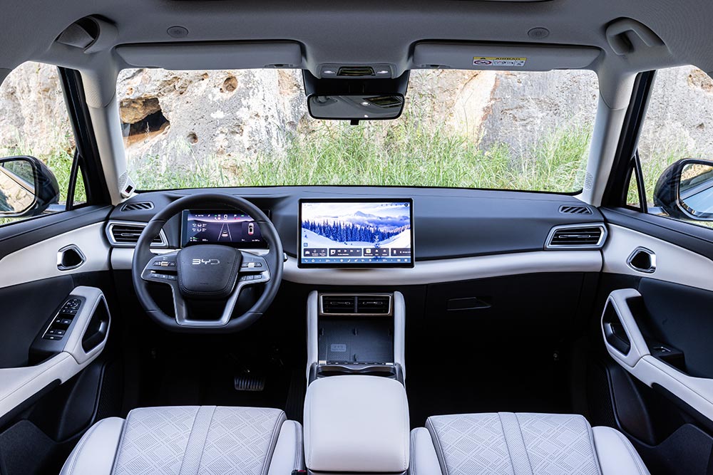 https://autogreeknews.gr/wp-content/uploads/2026/04/BYD-ATTO2-DM-i_INTERIOR-3.jpg