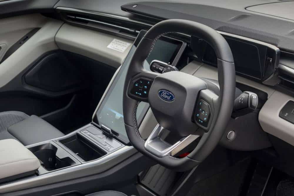 https://autogreeknews.gr/wp-content/uploads/2026/04/Ford-Explorer-Van-EV-Europe-5.jpg