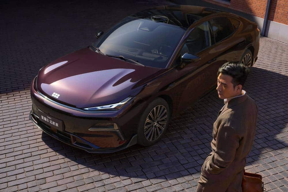 https://autogreeknews.gr/wp-content/uploads/2026/04/Geely_Galaxy_Xingyao_8_Starshine_8_EM-i-8.jpg