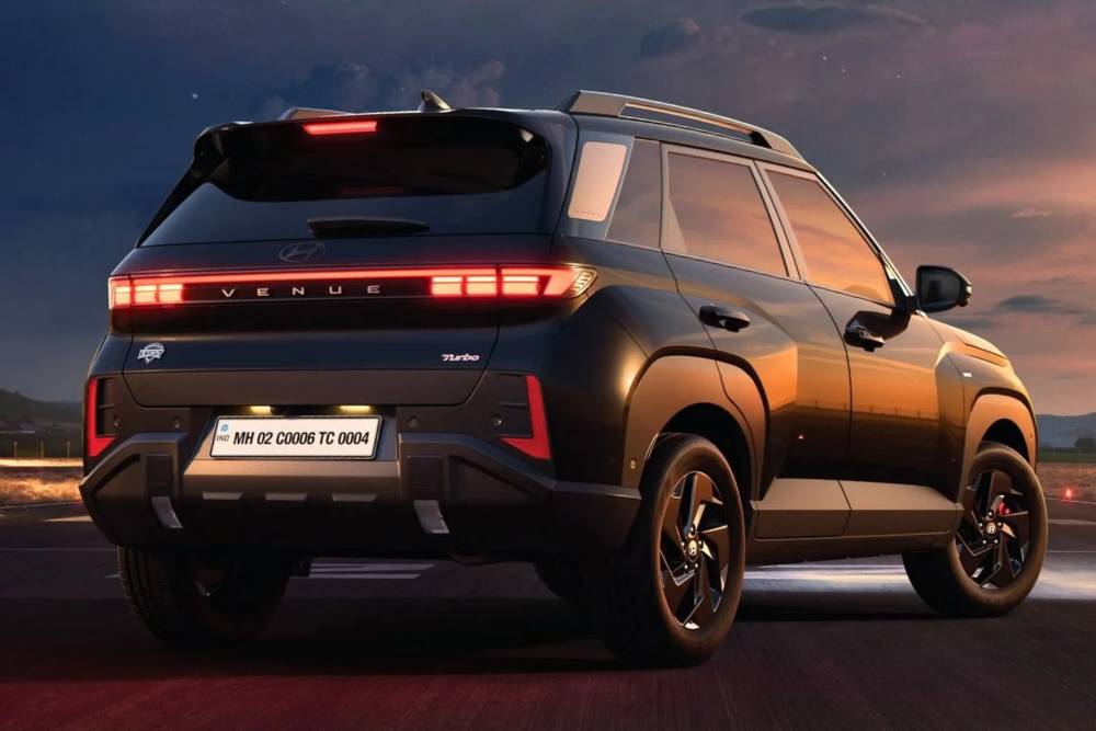 https://autogreeknews.gr/wp-content/uploads/2026/04/Hyundai-Venue-Knight-Edition-India-2-2048x1357-1.jpg