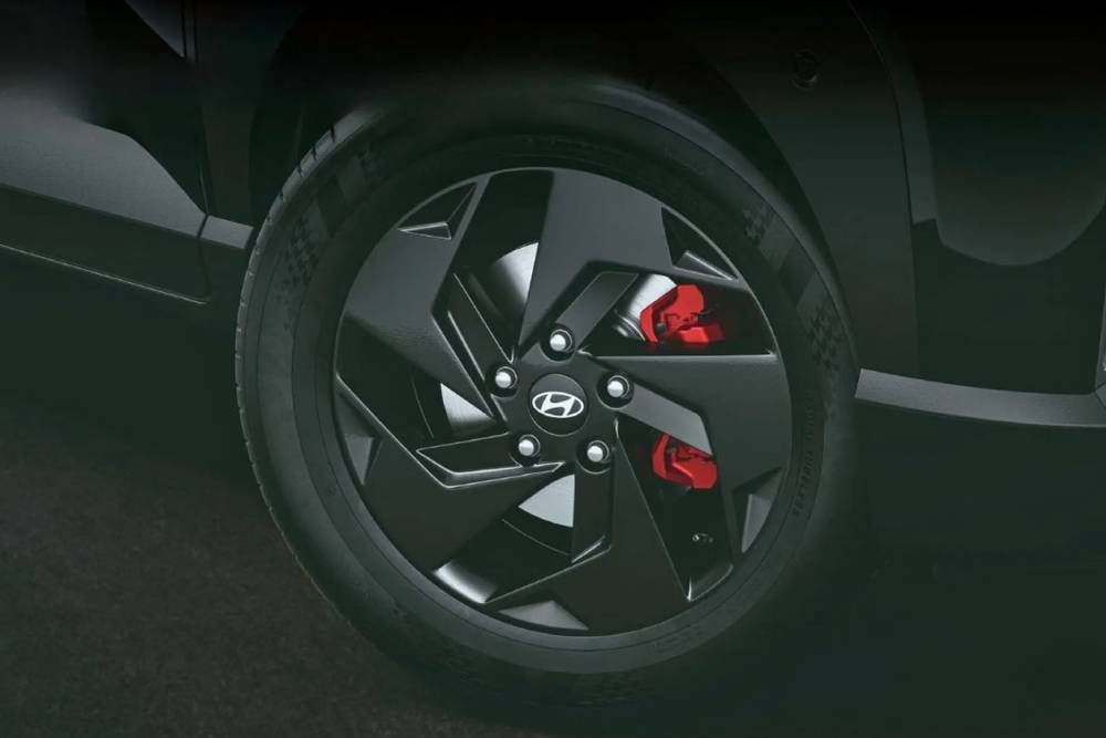 https://autogreeknews.gr/wp-content/uploads/2026/04/Hyundai-Venue-Knight-Edition-India-3-2048x1357-1.jpg