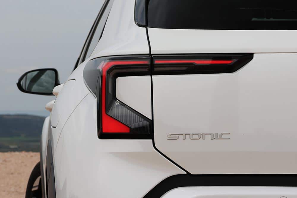 https://autogreeknews.gr/wp-content/uploads/2026/04/Kia-Stonic-2026-17.jpg