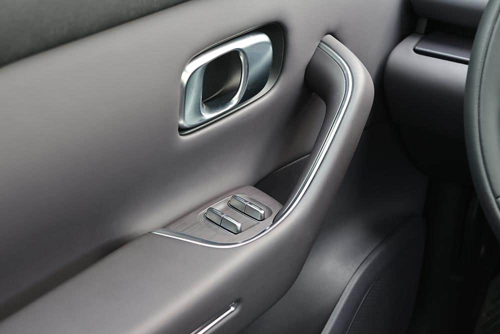 https://autogreeknews.gr/wp-content/uploads/2026/04/Leapmotor-C10-Hybrid-EV-interior-4.jpg