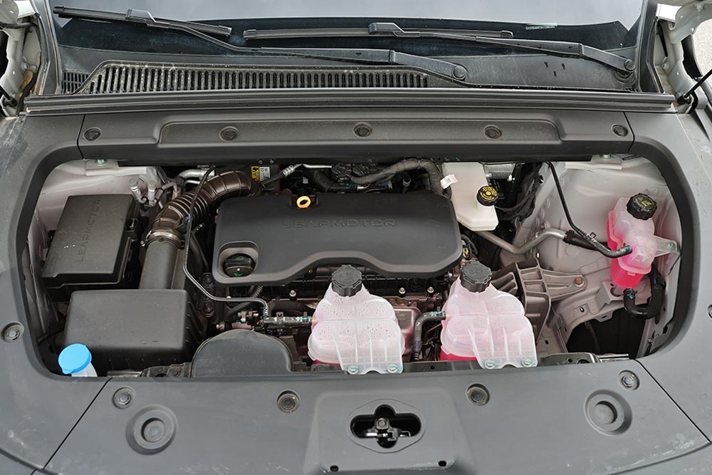 https://autogreeknews.gr/wp-content/uploads/2026/04/Leapmotor-C10-Hybrid-EV-interior-6.jpg