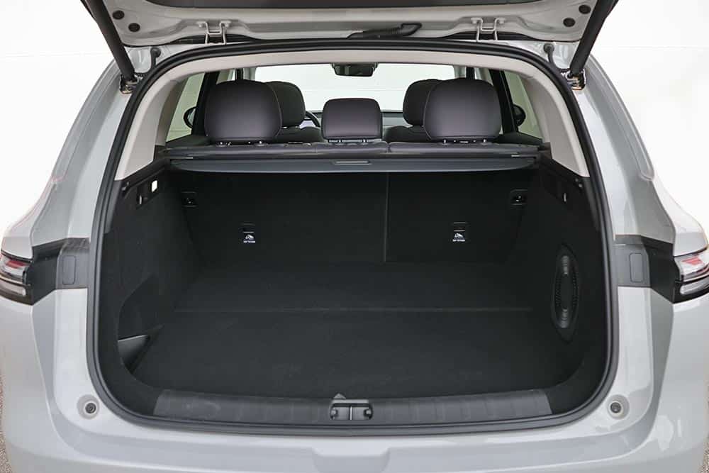 https://autogreeknews.gr/wp-content/uploads/2026/04/Leapmotor-C10-Hybrid-EV-interior-8.jpg