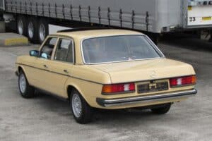Mercedes-W123—200D-(2)