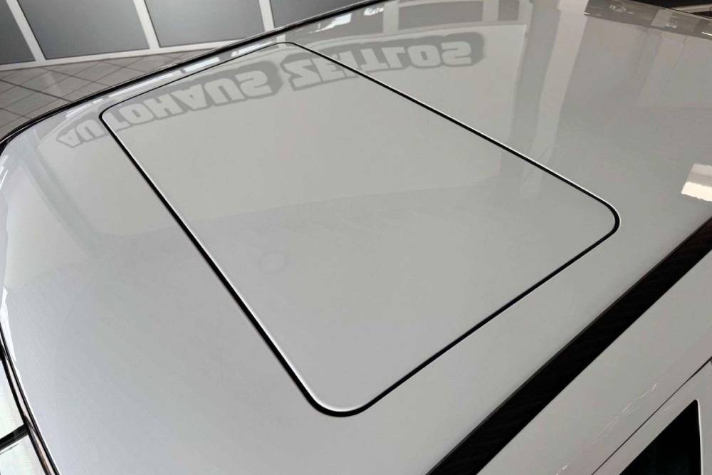 https://autogreeknews.gr/wp-content/uploads/2026/04/Mercedes_190_E_1991_for_sale-11.jpg