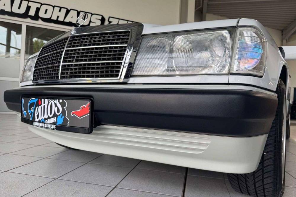 https://autogreeknews.gr/wp-content/uploads/2026/04/Mercedes_190_E_1991_for_sale-12.jpg