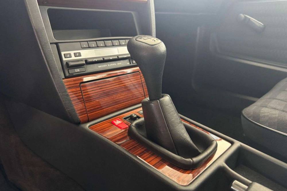 https://autogreeknews.gr/wp-content/uploads/2026/04/Mercedes_190_E_1991_for_sale-3.jpg
