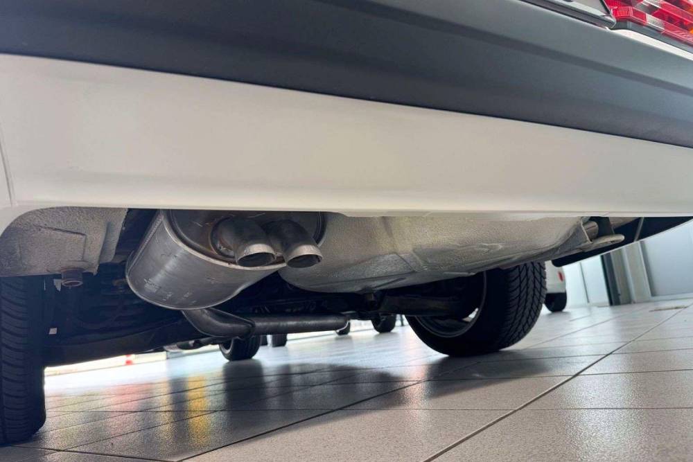 https://autogreeknews.gr/wp-content/uploads/2026/04/Mercedes_190_E_1991_for_sale-9.jpg