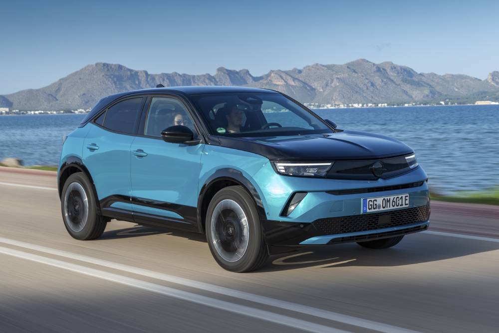 https://autogreeknews.gr/wp-content/uploads/2026/04/OpelMokkaElectric-1.jpg