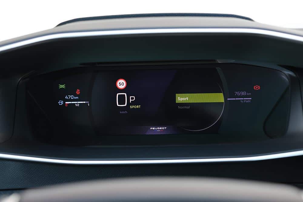 https://autogreeknews.gr/wp-content/uploads/2026/04/Peugeot-2008-Hybrid-interior-14.jpg