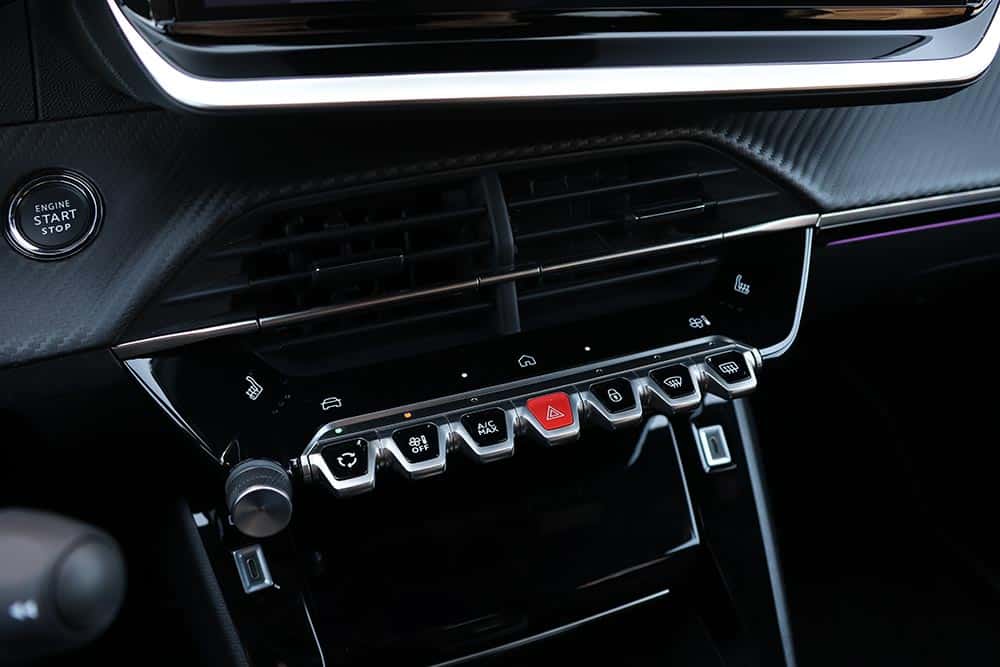 https://autogreeknews.gr/wp-content/uploads/2026/04/Peugeot-2008-Hybrid-interior-5.jpg