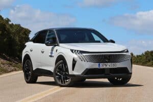 Peugeot 3008 Hybrid (12)