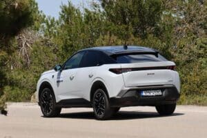 Peugeot 3008 Hybrid (19)