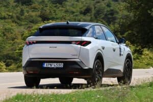 Peugeot 3008 Hybrid (4)