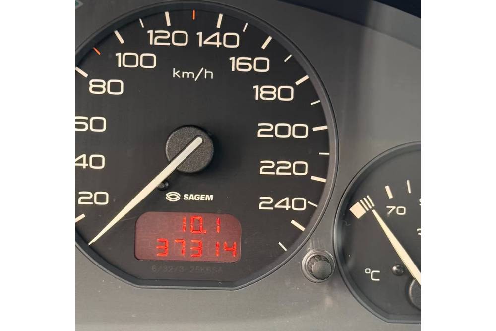 https://autogreeknews.gr/wp-content/uploads/2026/04/Peugeot_406_SV_20_16V_1996_for_sale-7.jpg