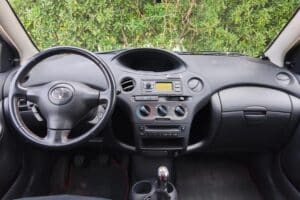 Toyota-Yaris-2005-4