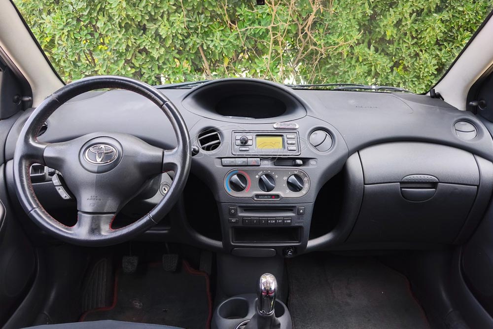 https://autogreeknews.gr/wp-content/uploads/2026/04/Toyota-Yaris-2005-4.jpg