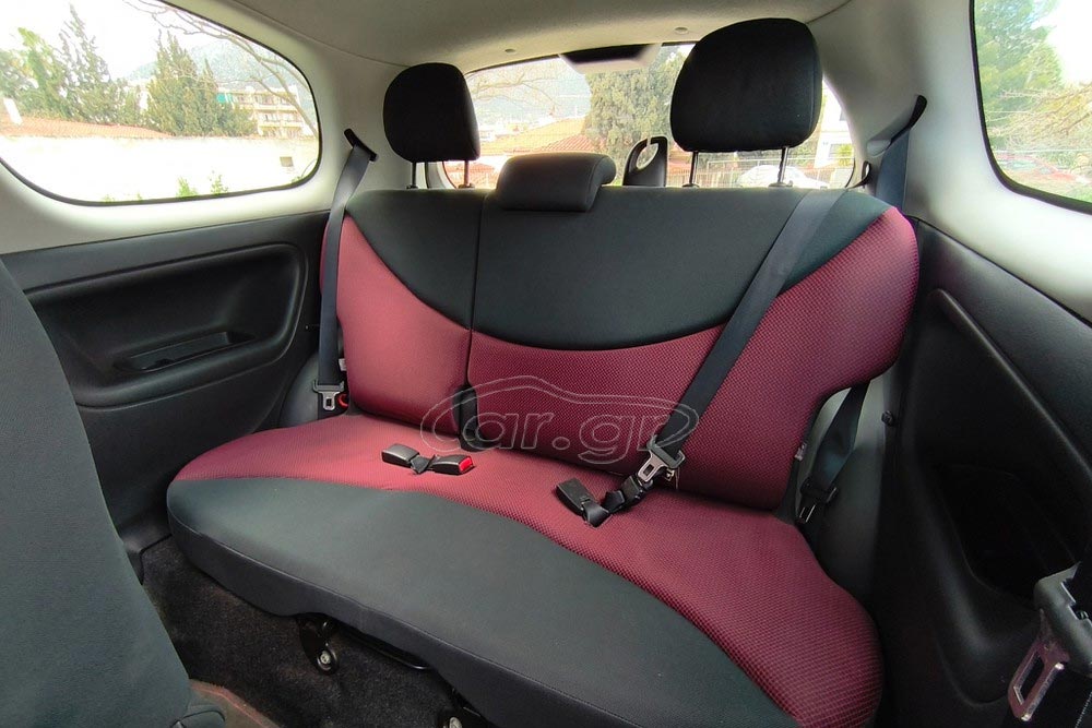 https://autogreeknews.gr/wp-content/uploads/2026/04/Toyota-Yaris-2005-8.jpg