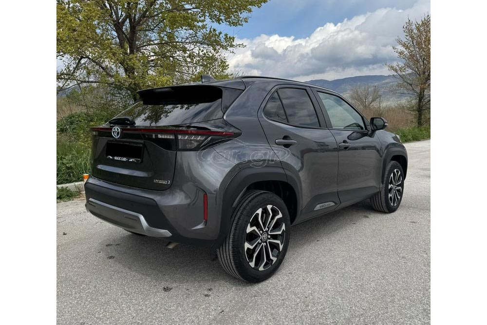 https://autogreeknews.gr/wp-content/uploads/2026/04/Toyota-Yaris-Cross-Hybrid-2022-3.jpg