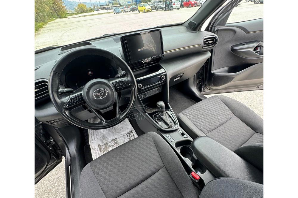 https://autogreeknews.gr/wp-content/uploads/2026/04/Toyota-Yaris-Cross-Hybrid-2022-6.jpg