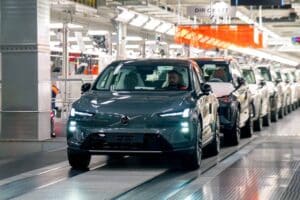 Πήραν μπρος οι μηχανές για την παραγωγή του Volvo EX60