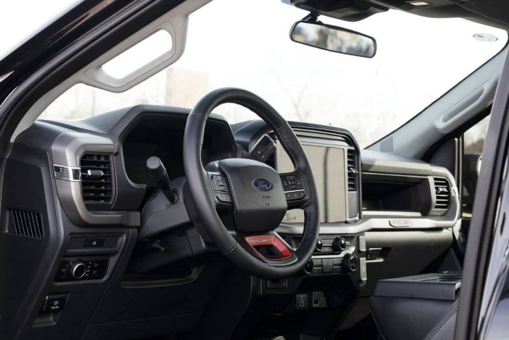 https://autogreeknews.gr/wp-content/uploads/2026/04/ford-f-150-nitemare-my26-3.jpg