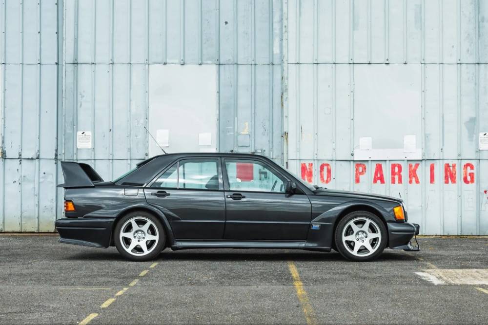 https://autogreeknews.gr/wp-content/uploads/2026/04/mercedes-190e-evo-auction-03.jpg