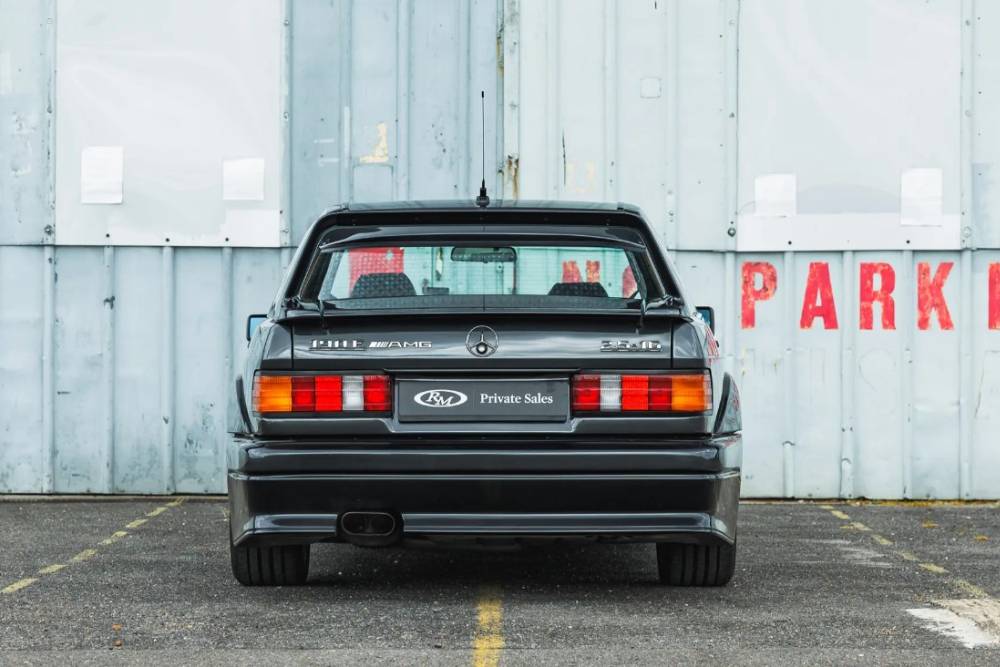 https://autogreeknews.gr/wp-content/uploads/2026/04/mercedes-190e-evo-auction-05.jpg