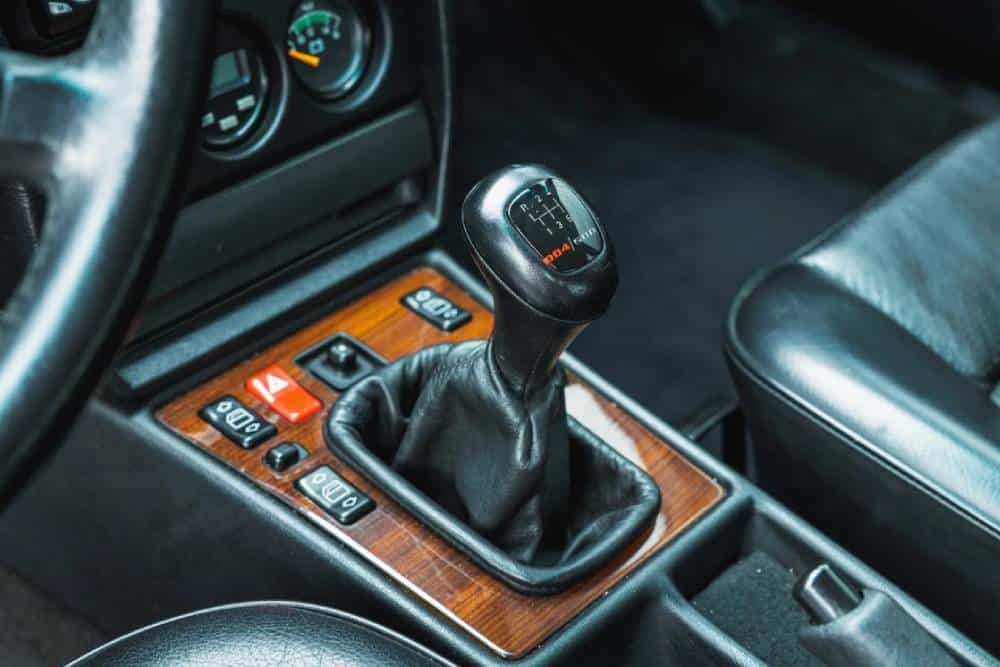 https://autogreeknews.gr/wp-content/uploads/2026/04/mercedes-190e-evo-auction-10.jpg