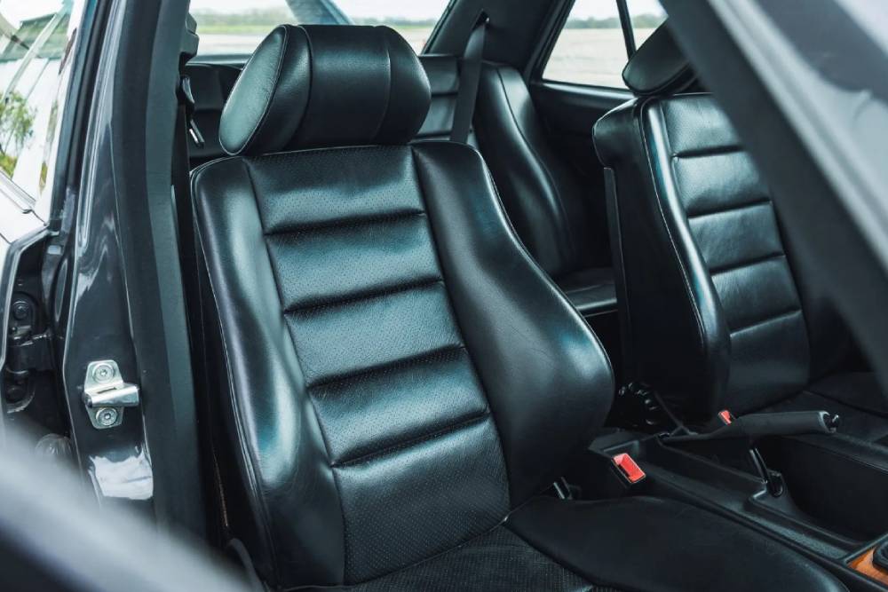 https://autogreeknews.gr/wp-content/uploads/2026/04/mercedes-190e-evo-auction-11.jpg