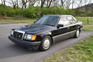 Mercedes 300D με 1,6 εκατ. χιλιόμετρα θέλει κι άλλα