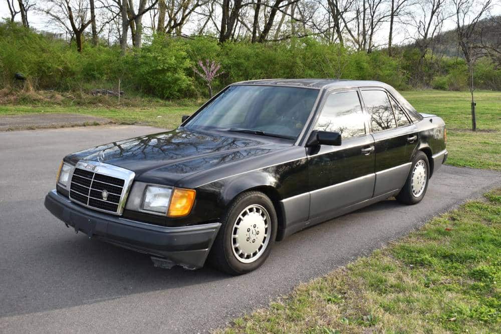 Mercedes 300D με 1,6 εκατ. χιλιόμετρα θέλει κι άλλα