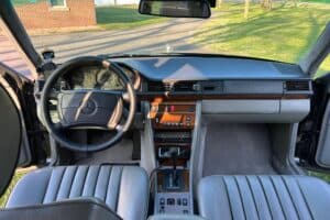 million-mile-1991-mercedes-benz-300d (3)