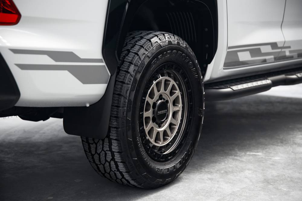 https://autogreeknews.gr/wp-content/uploads/2026/04/new-mitsubishi-triton-raider-3.jpg