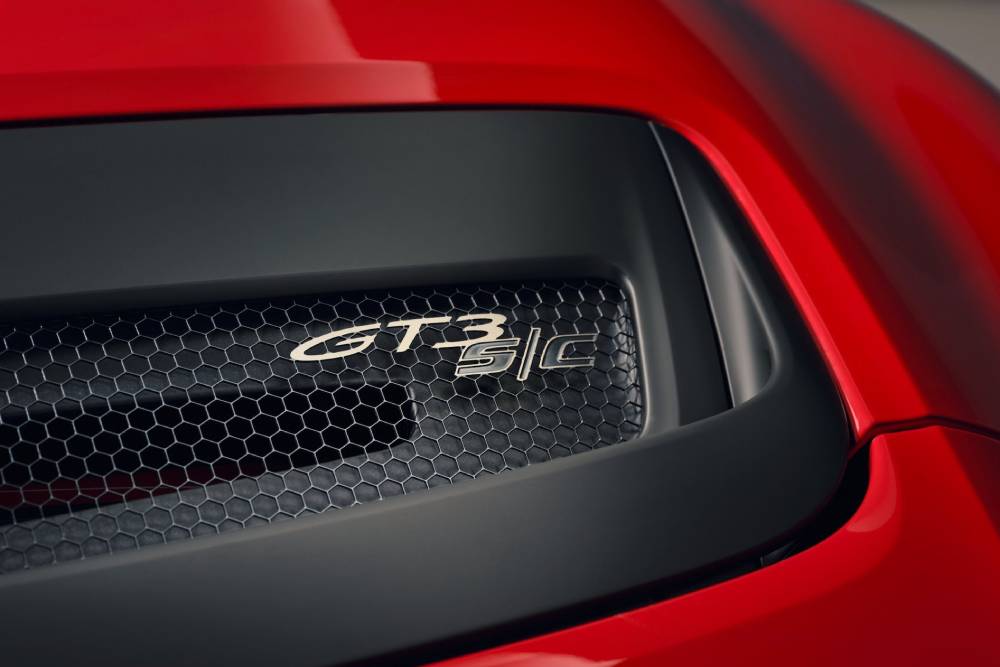 https://autogreeknews.gr/wp-content/uploads/2026/04/new-porsche-911-gt3-sc-2.jpg