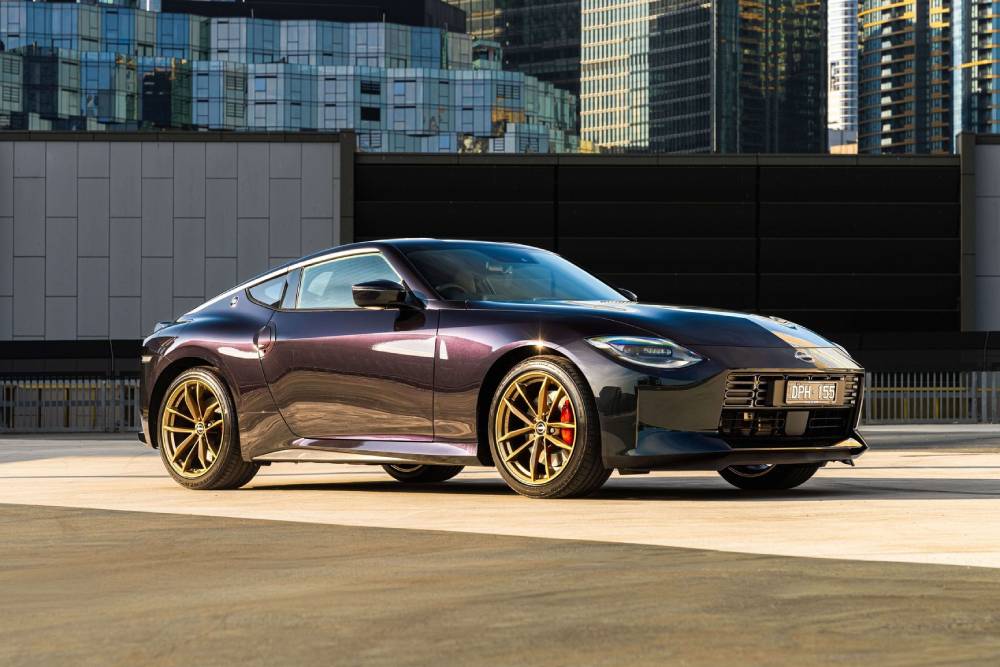 https://autogreeknews.gr/wp-content/uploads/2026/04/nissan-z-heritage-edition-8.jpg