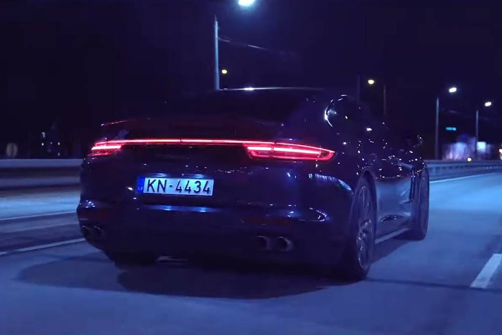 Ντίζελ 300άρες στην autobahn με Porsche Panamera (+video)