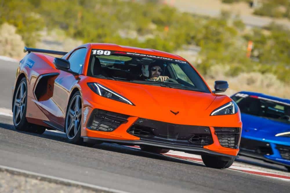 https://autogreeknews.gr/wp-content/uploads/2026/04/ron-fellows-driving-school-corvette-04.jpg